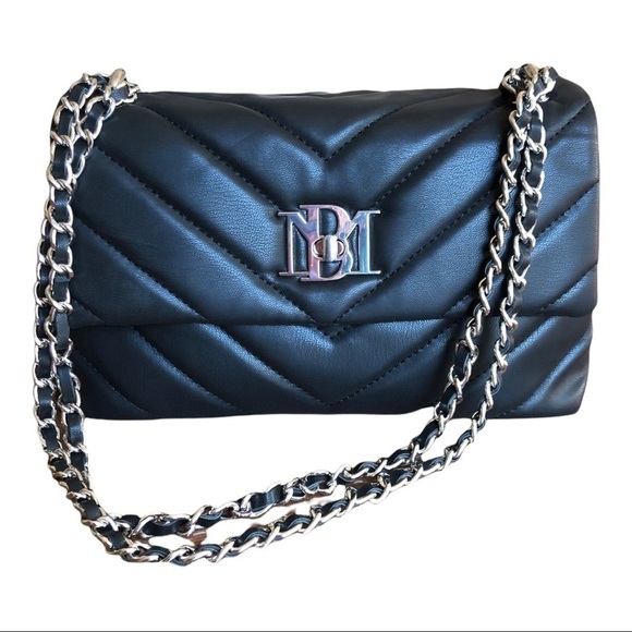 *BADGLEY MISCHKA Y2K Black "V" Quilted Logo Lock Chain Strap Shoulder Bag - Picture 1 of 4